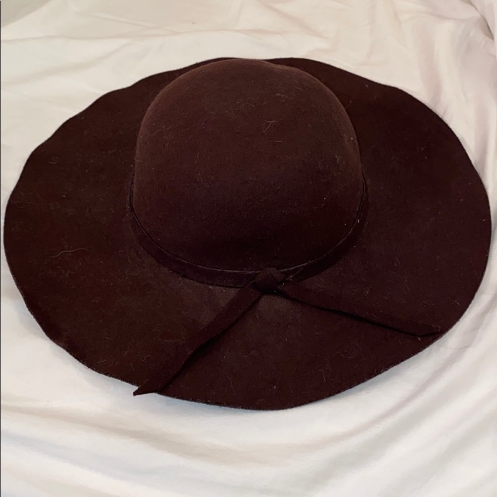 Floppy hat